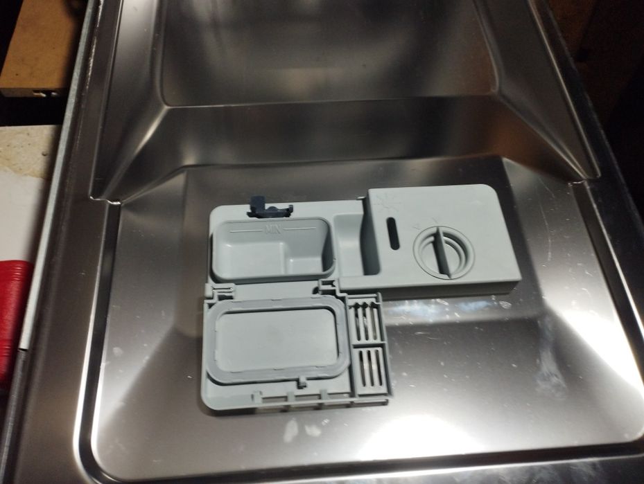 Продам посудомоечную машину Ariston