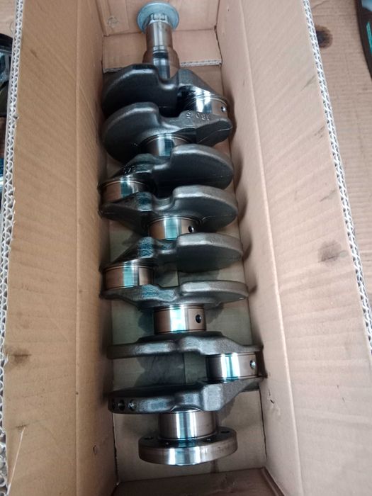 Колінвал,шатуни з поршнями 1.6tdci