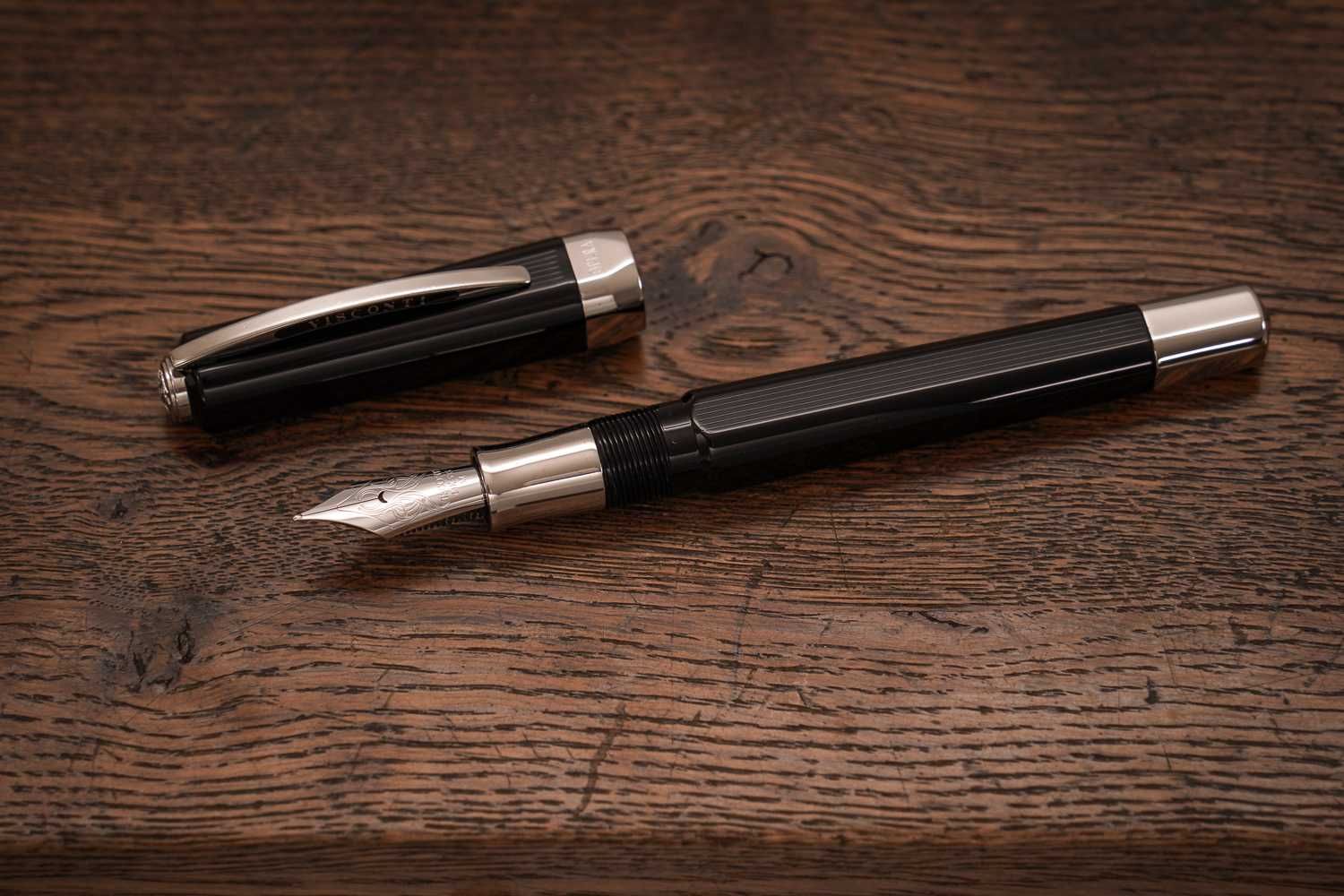 Vintage Visconti Opera Platinum Black Fluted 'M' Pióro wieczne