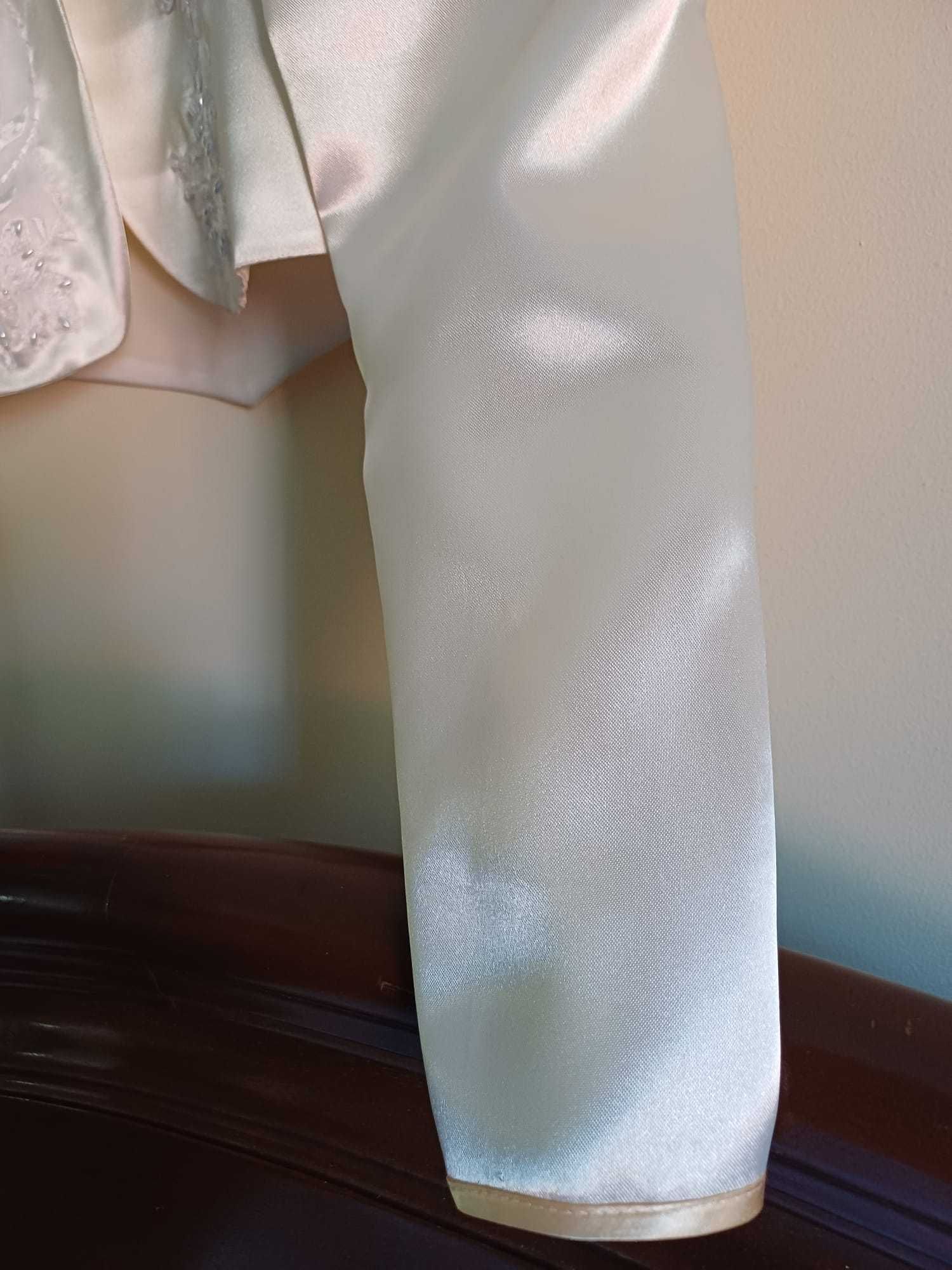 Vestido de noiva curto, com ou sem jaqueta