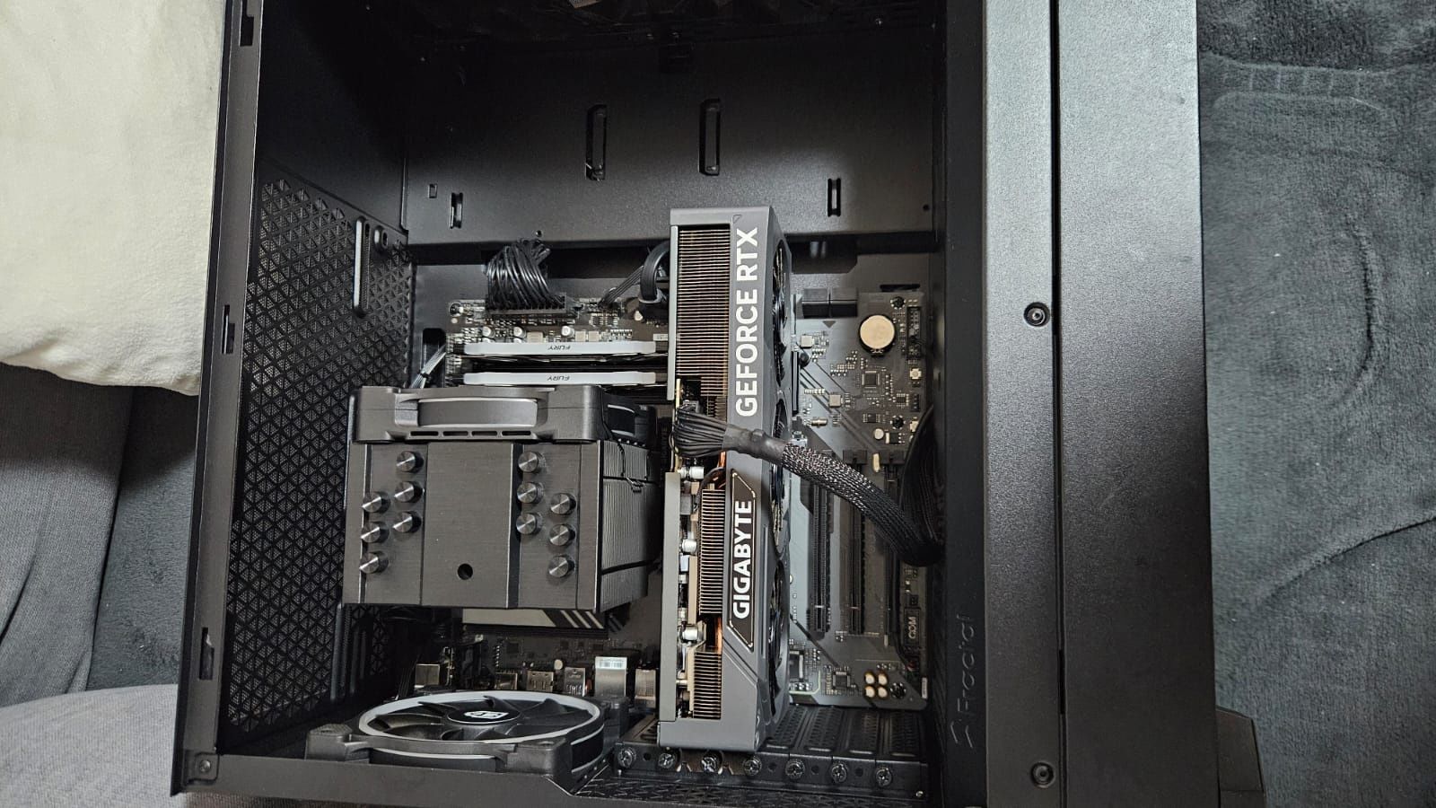 Komputer gamingowy I7-14700F / RTX 4070 SUPER / DDR5 / 1TB NVMe / W11