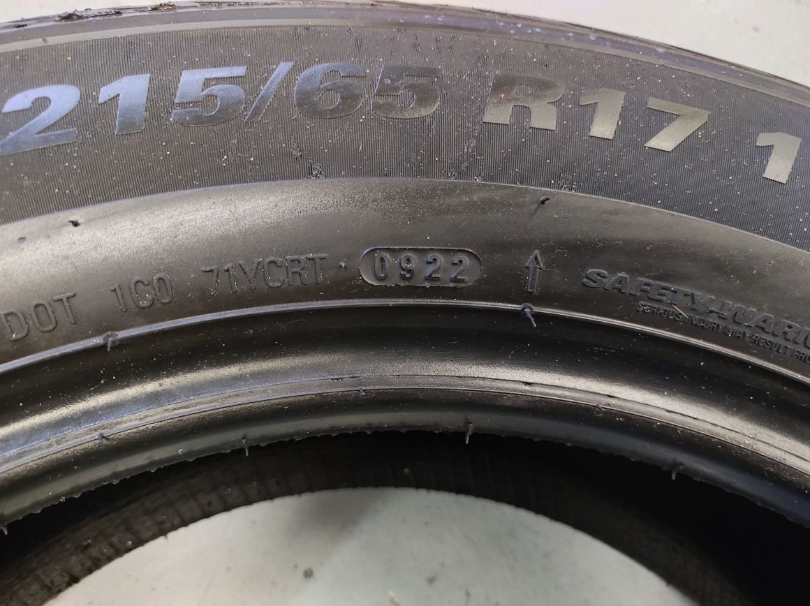 215/65R17 Kumho solus 4S HA32