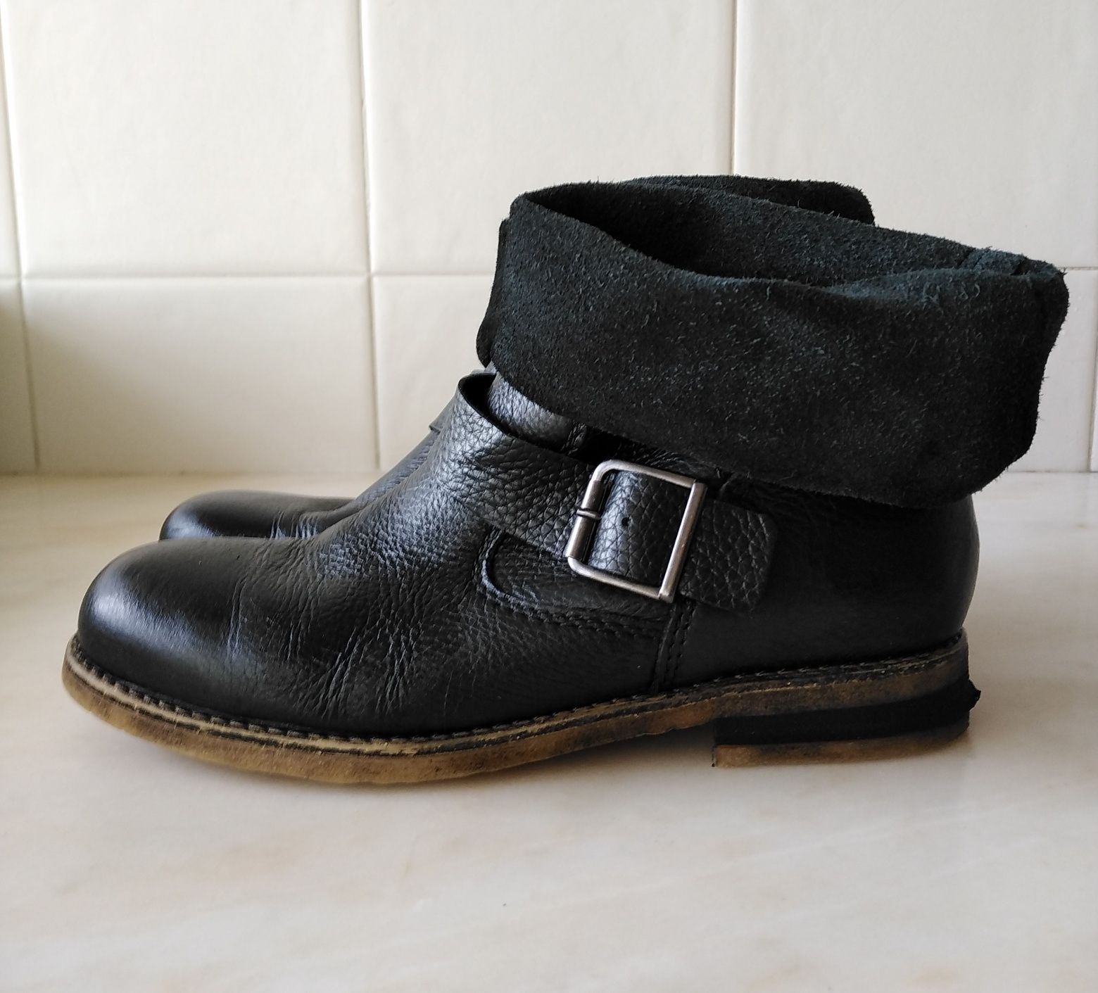 Botins pretos 37