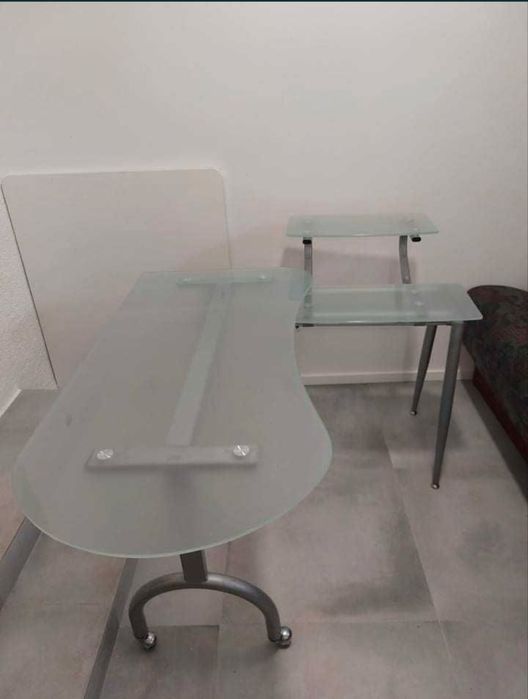 Secretaria em vidro