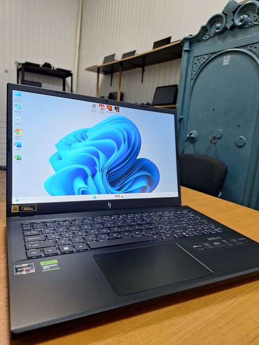 Acer Nitro V 15 ANV15-41 Ryzen 5 7535HS RTX 3050 6Gb DDR5 16Gb SSD 512