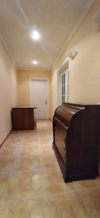 Довженка 16-Б - простора квартира біля парку — для комфортного життя!