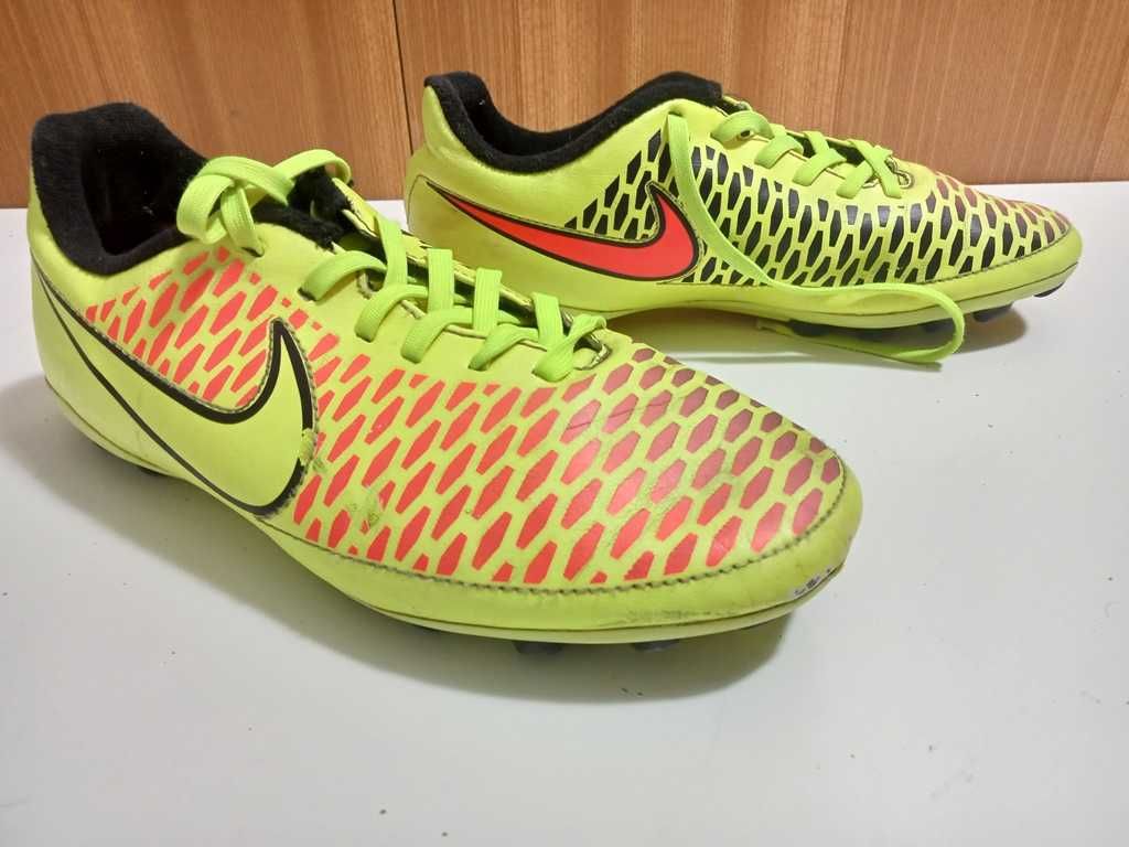 NIKE Magista - korki, sztuczna trawa, rozmiar 37,5