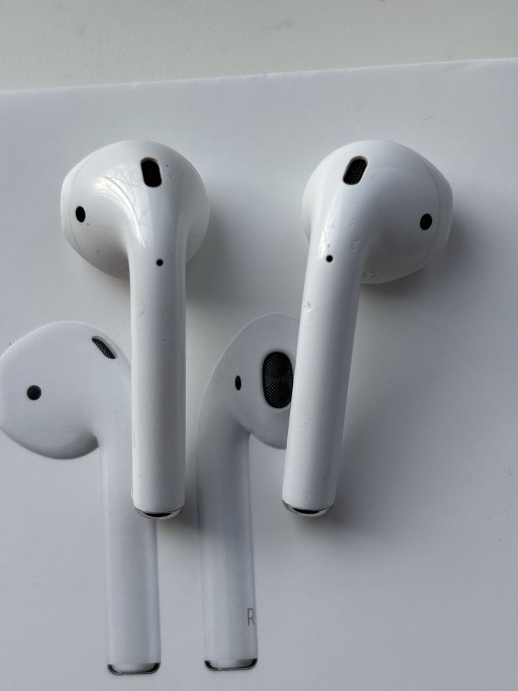 Apple AirPods 2 (MV7N2)