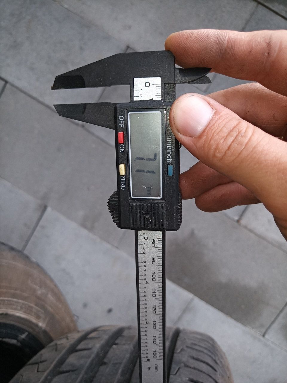 Opony letnie Avon 215/55R17