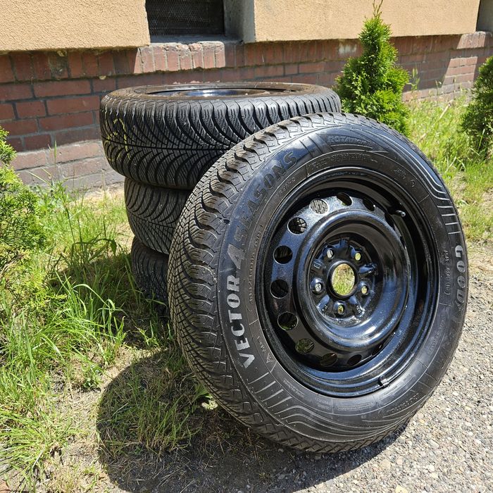 Koła 195/65 R15 Goodyear Vector 4Seasons + felgi 5x114,3 + kołpaki Toy