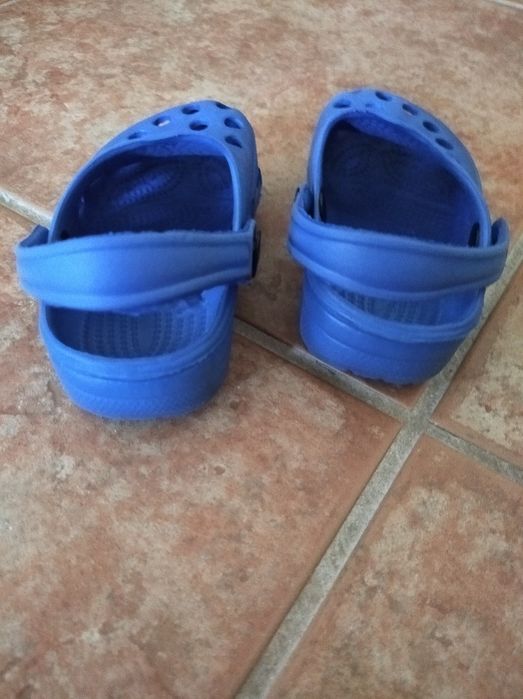 Sandálias/chinelos tamanho 19