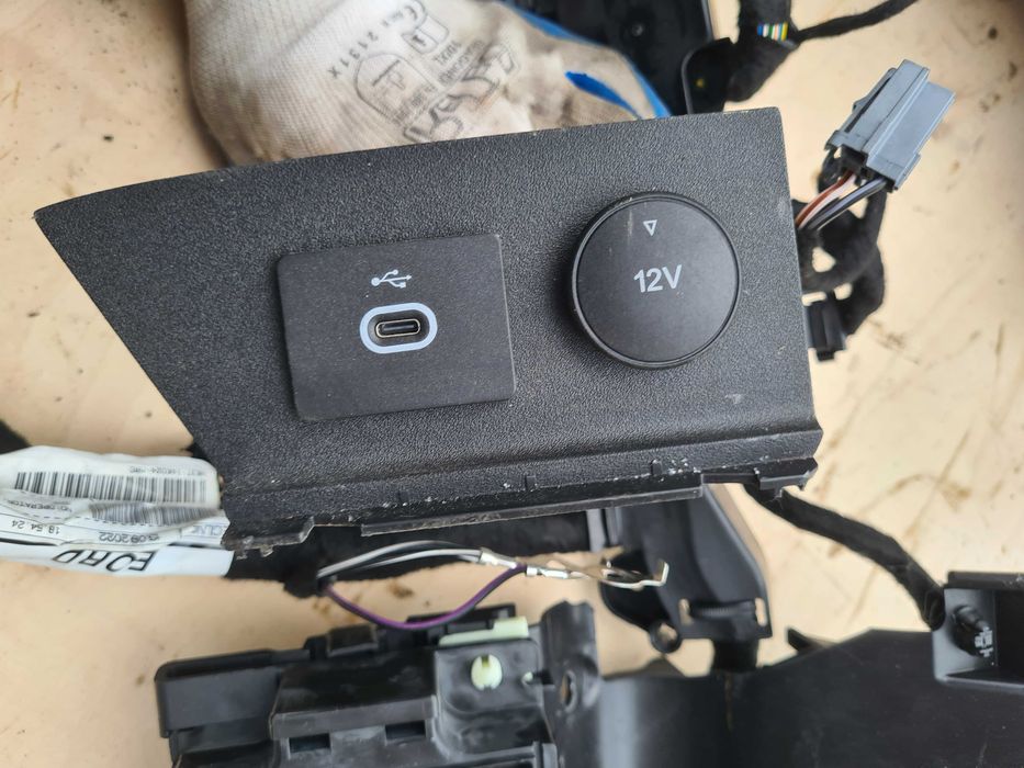 Ford e-Transit MK8 22r wyświetlacz wiązka nawigacja moduł radio komple