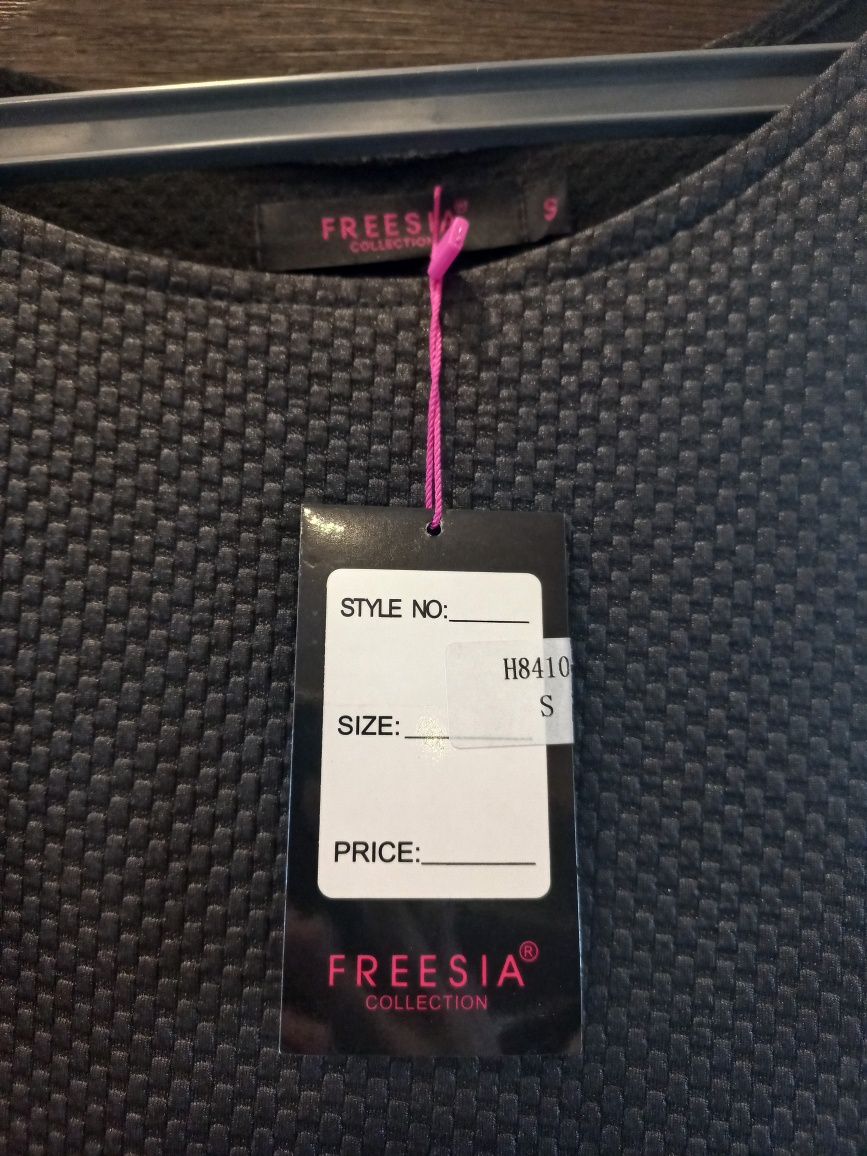 Czarna sukienka Freesia Collection, rozmiar S