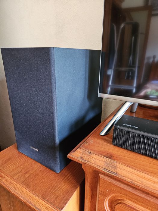 Soundbar - Barra de Som Samsung HW-R550 320W