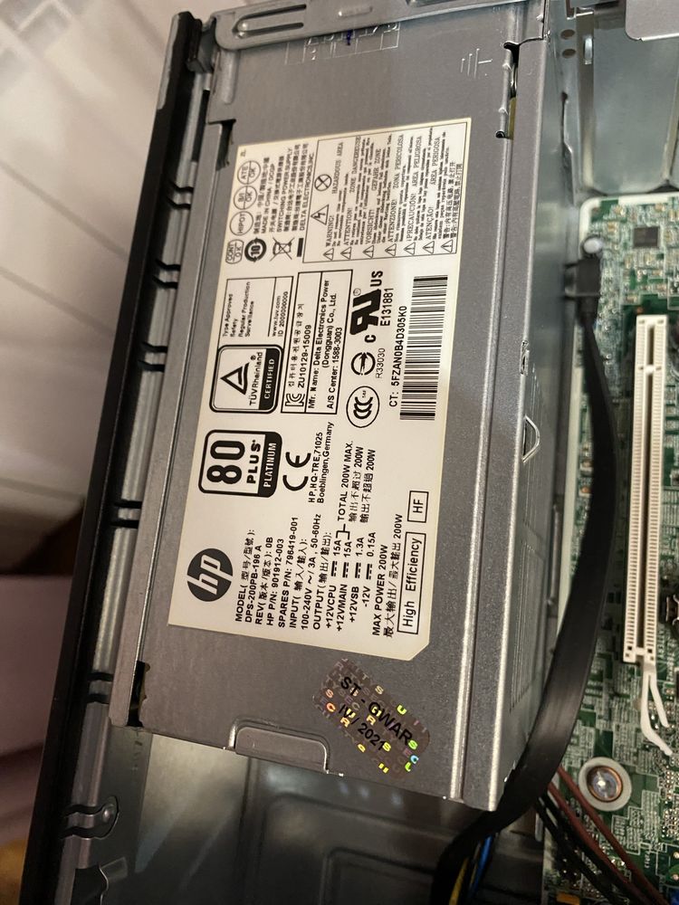 Komputer mini HP AMD A10-8750B 4 Core 128GB SSD, DVD, Win 11