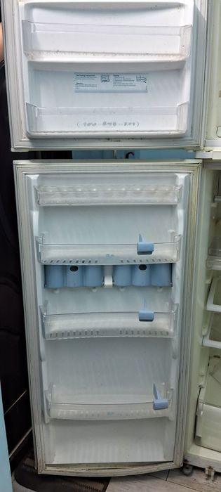 Продам холодильник Whirpool