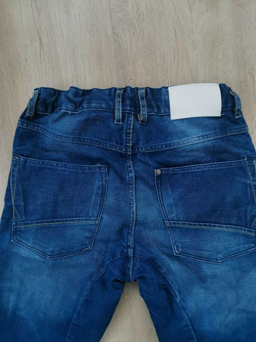 Завужені жіночі джинси бренду H&M