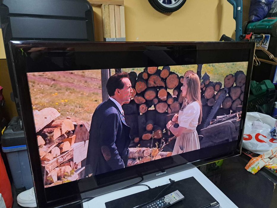 Telewizor SAMSUNG 36 cali smart