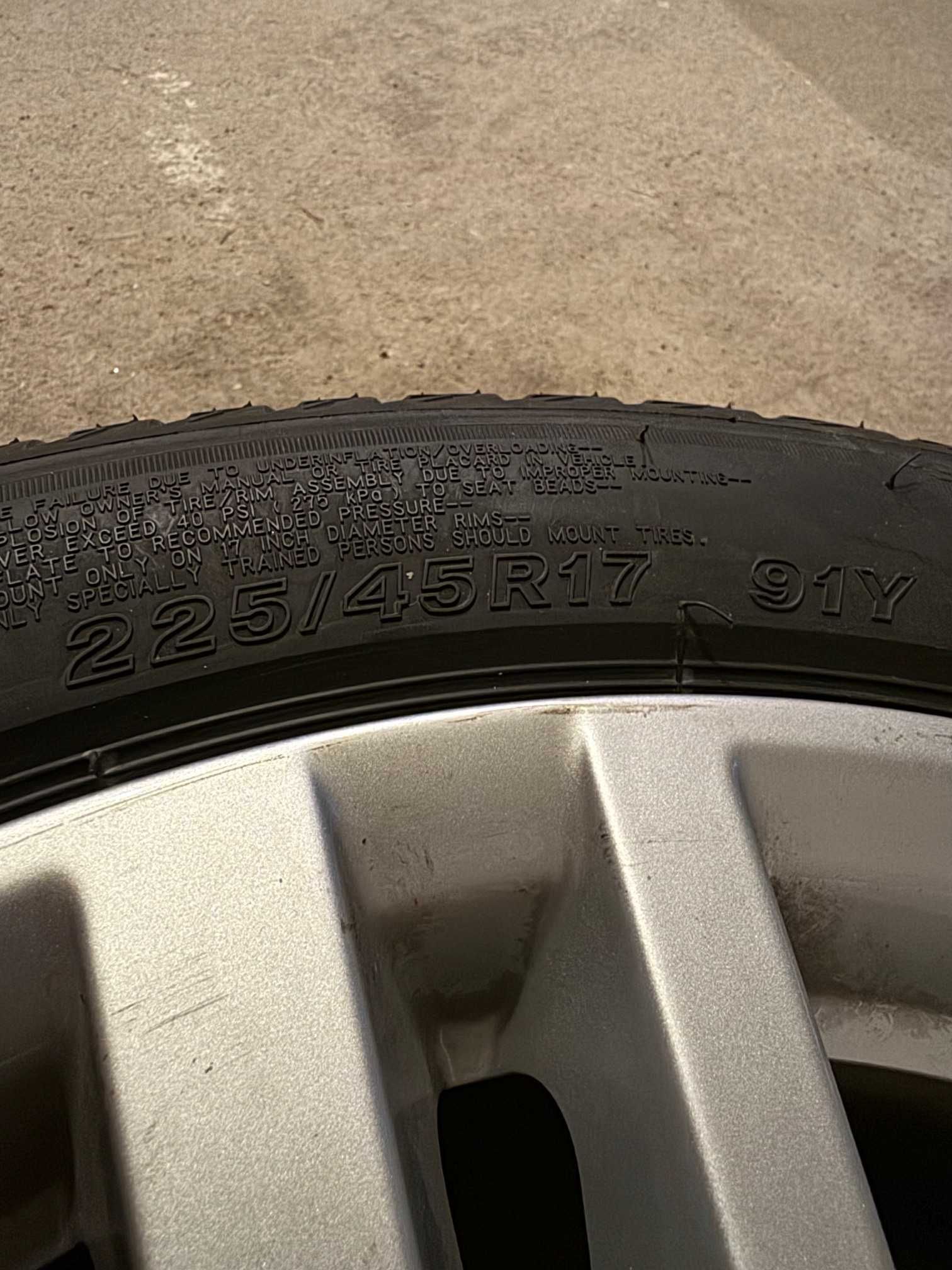 Koła Audi A3 8Y felgi i opony 225/45/R17 91Y Bridgestone LETNIE