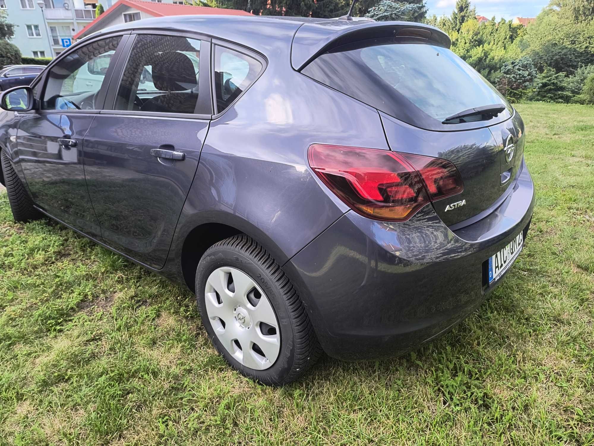 Astra IV 1,6 benzyna z bagażnikiem na rowery