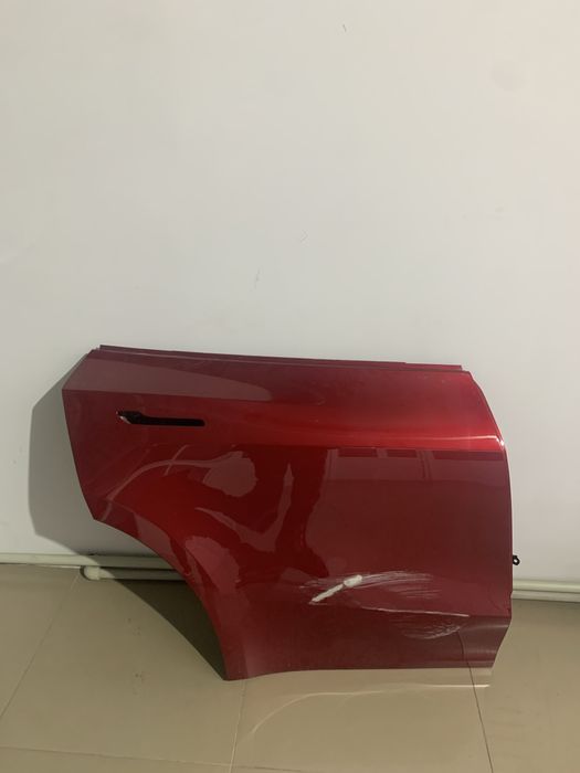 Дверка, дверь задня права Tesla Model Y