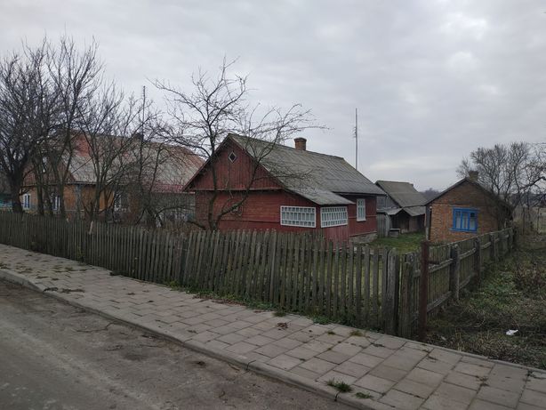 Будинок біля кордону Угринів