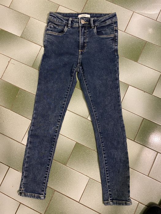 Spodnie jeansowe, jeansy Reserved rozmiar 140