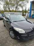 Renault Megane 3 передній бампер капот крило фара зеркало