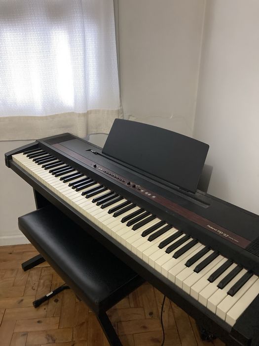 Piano digital Roland