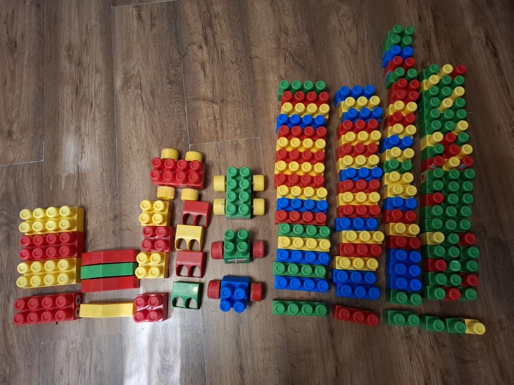 Duże klocki Wader  140szt. Megga Blocks konstrukcyjne na kółkach