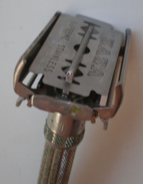 Бритвенный станок бритва "Ватра" в коробочке