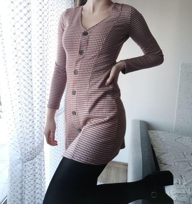 Śliczna krótka sukienka w kratkę w stylu vintage