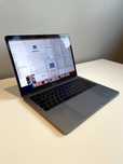 MacBook Pro 13" A1708 ru/en 8/256 GB i5 2.3 Space Gray 2017