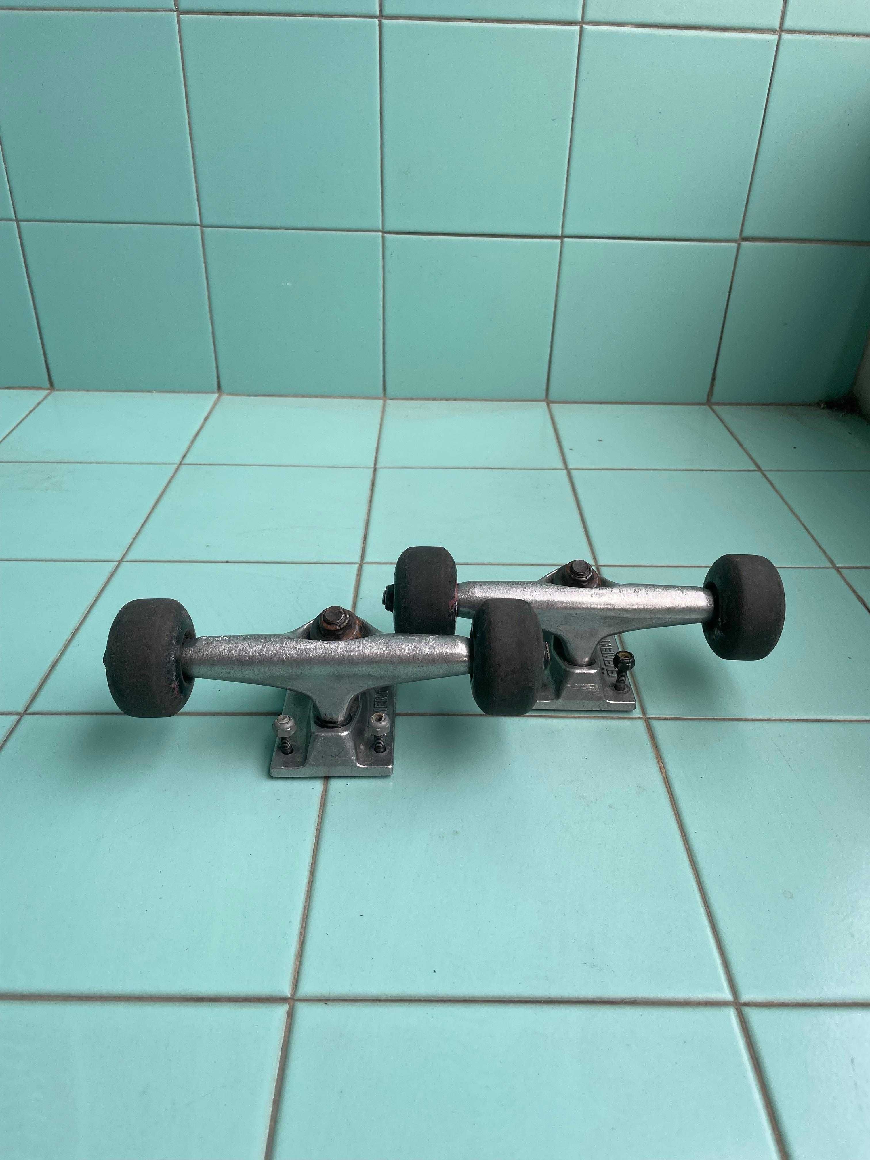 Trucks + Rodas Element