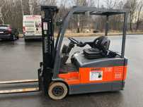Sprzedam wózek elektryczny TOYOTA 7FBEF18 rok 2007 UDT