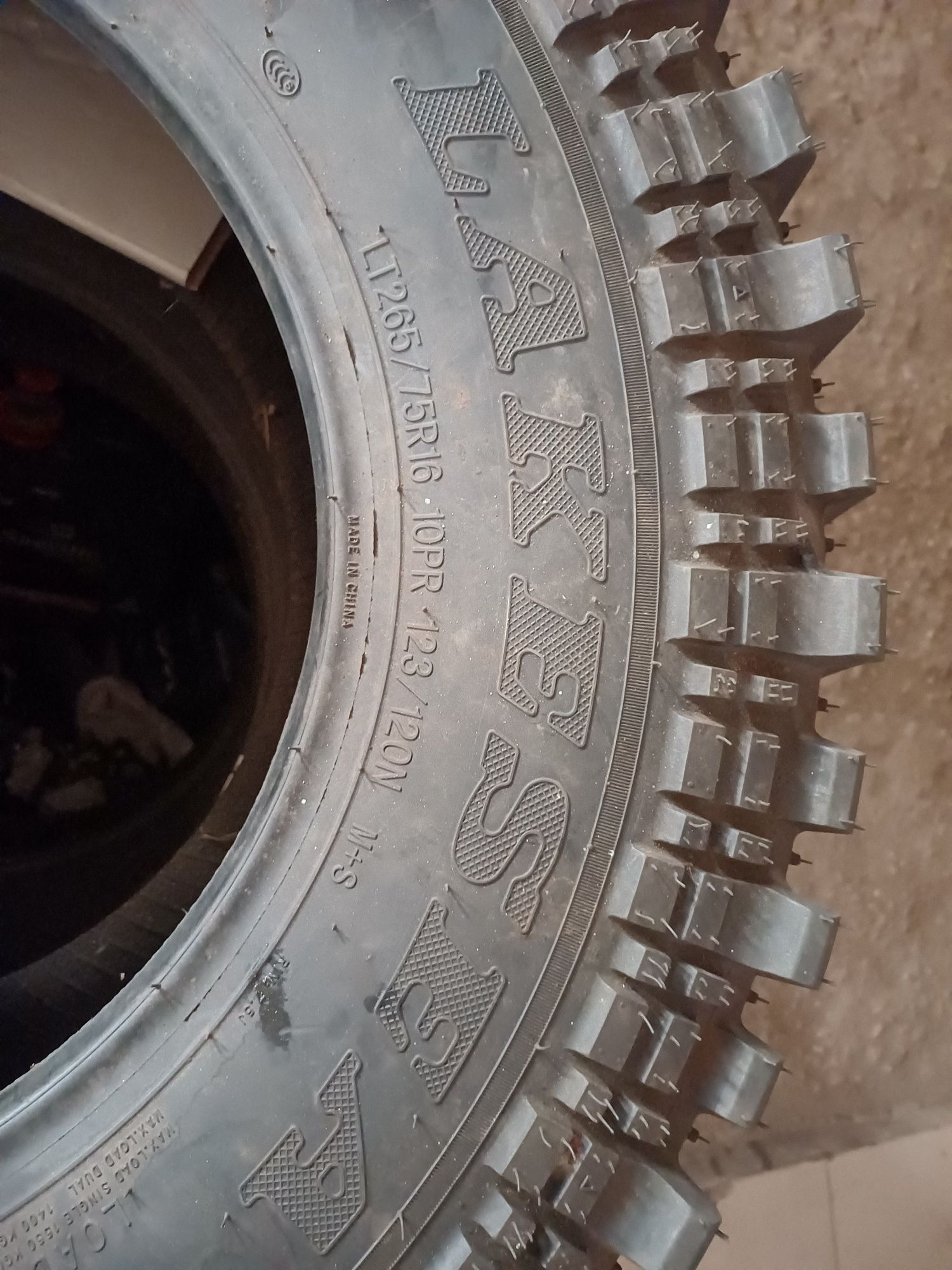 MUDSTER M/T LT 265/75 R16