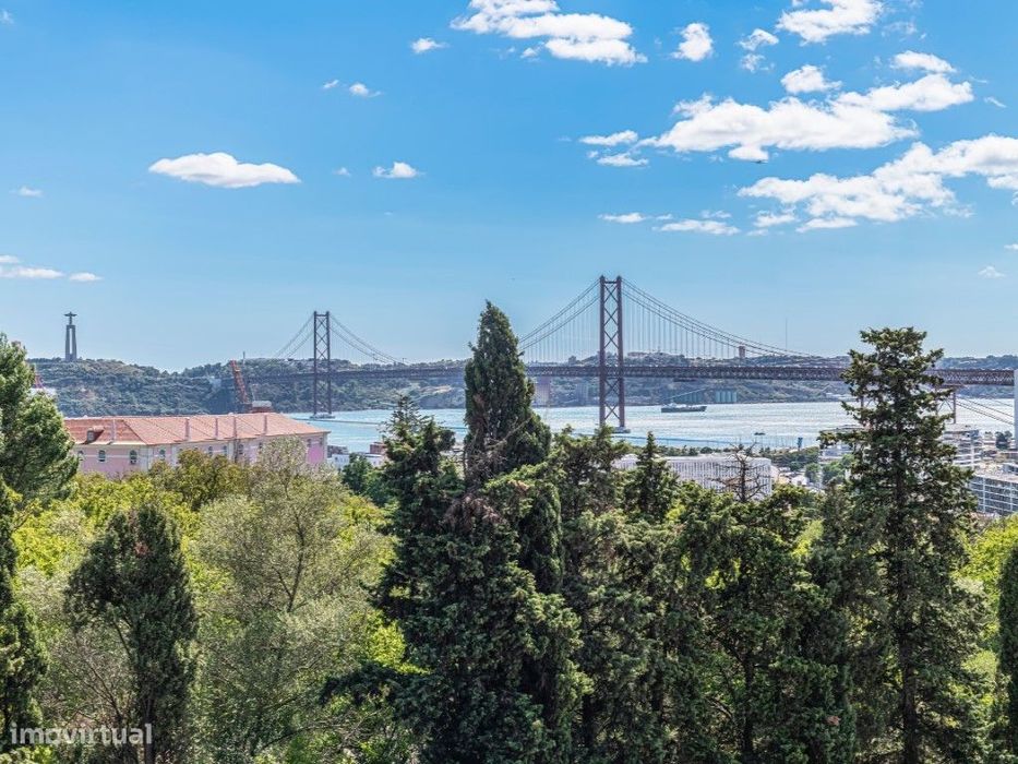 Apartamento T2 renovado com Vista Rio e muita luz para arrendar, Ru...