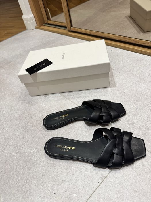 Шльопки Saint Laurent