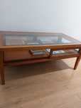 Mesa de centro com arrumação (madeira cerejeira)