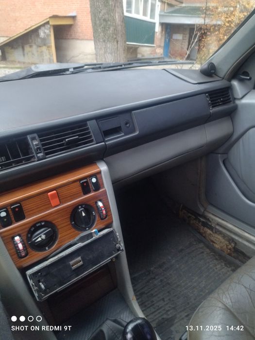 Продам Mercedes w124 E200
