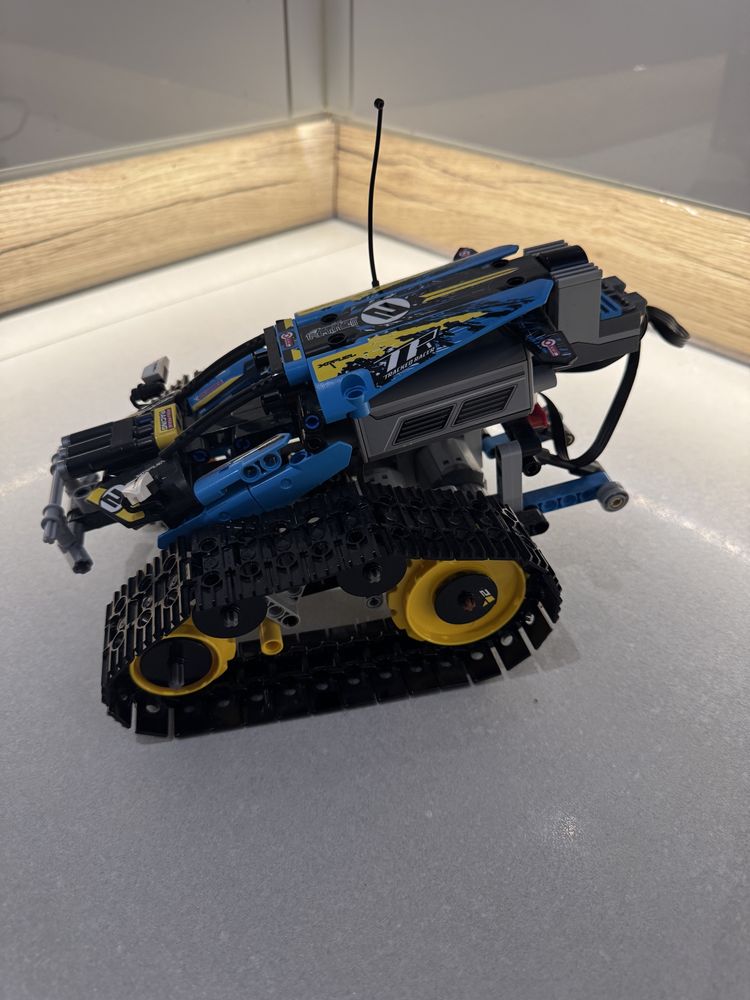Lego technic lego wyscigowka 42095