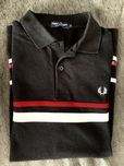 Polo Fred Perry tamanho M (preto) usado 1 vez. Custou novo 100€
