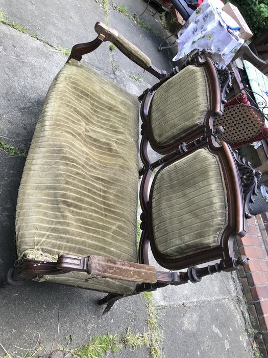 Срочно! Диванчик антикварный под реставрацию 1880-1900 гг.