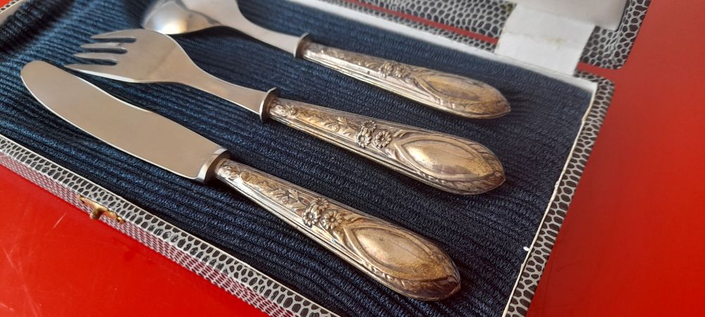 Conjunto de talheres em casquinha