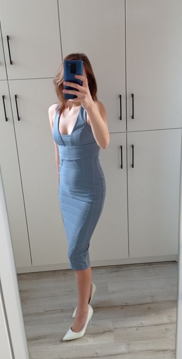 Śliczna, prążkowana sukienka midi Asos 34