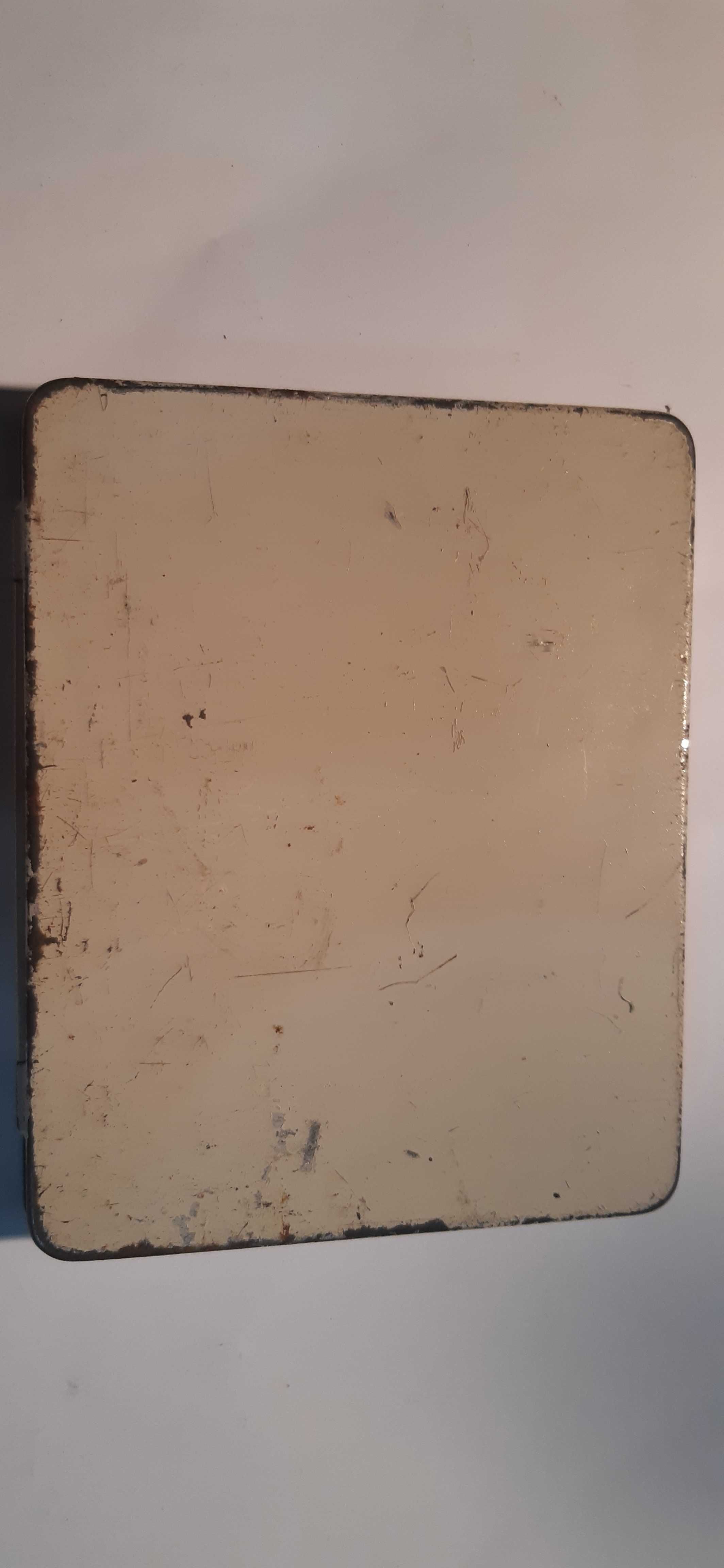 Stare blaszane pudełko po papierosach Kyriazi Cairo Egipt Astra