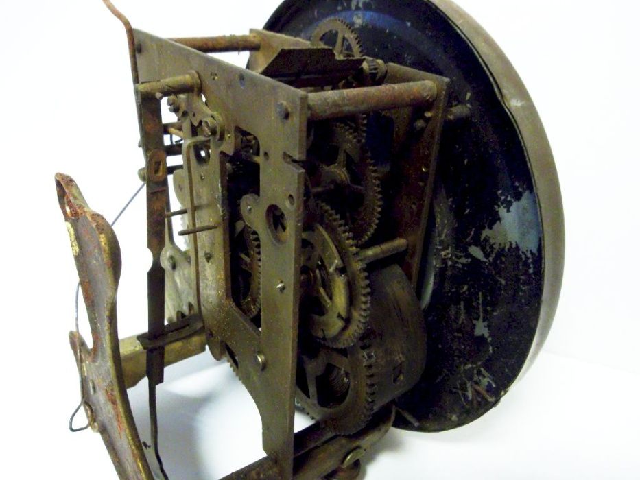 antigo relógio de parede em peças para restauro