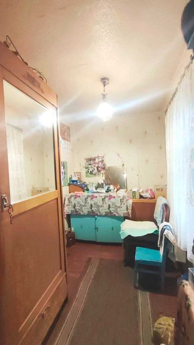 Продам невеликий окремий будинок в Дергачах по вулиці Садовій.