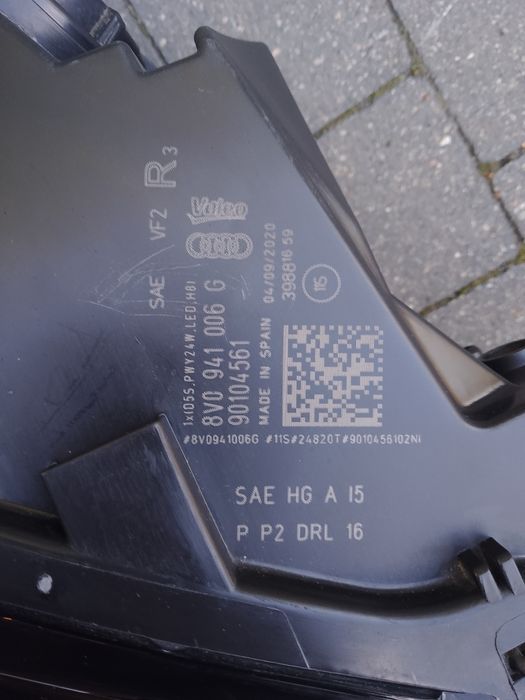 Lampa Audi A3 8V lift przód prawa usa