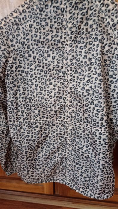 Casaco guarda vento animal print NafNaf 38